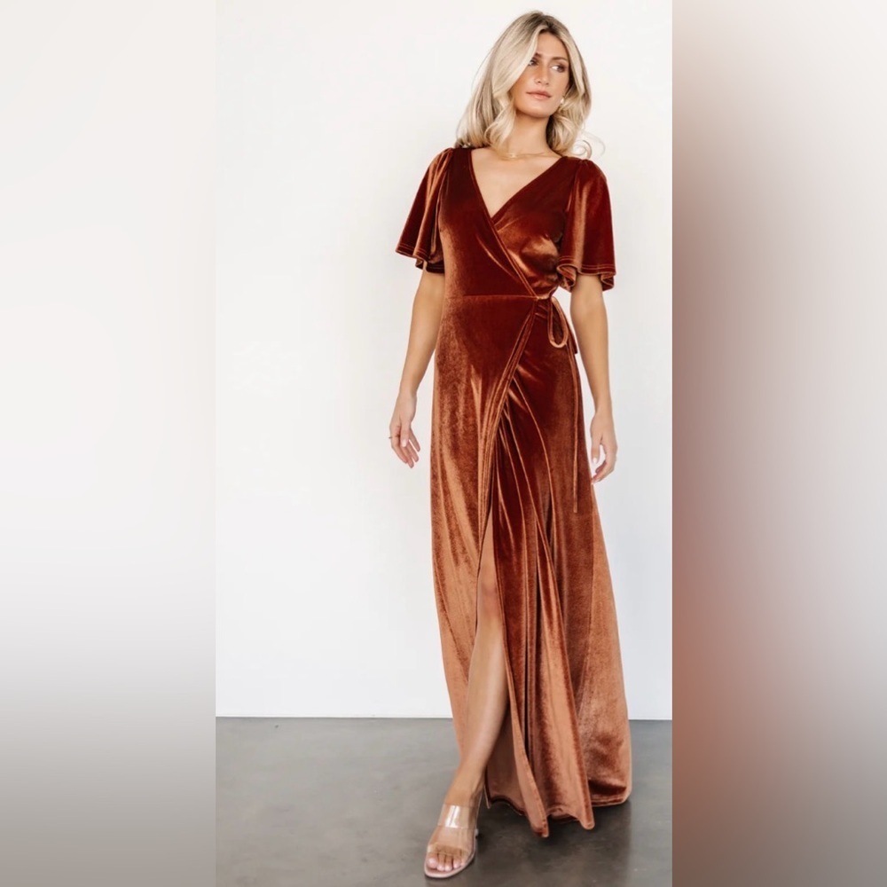 Baltic Born Meghan Velvet Wrap Maxi Dress
Spice Color Size 3XL